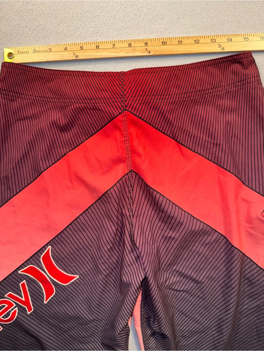 Hurley Men’s Red Black Striped Ombre Boardshorts Buckle Surf Waterski Boating - Picture 7 of 7